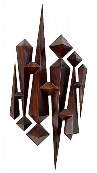 JOAQUIM TENREIRO - 1906, Gouveia, Portugal á 1992, Itapira, São Paulo - Escultura em jacarandá em fo