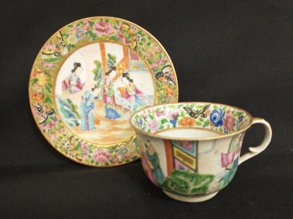 Antigo conjunto para chá em porcelana oriental policrom