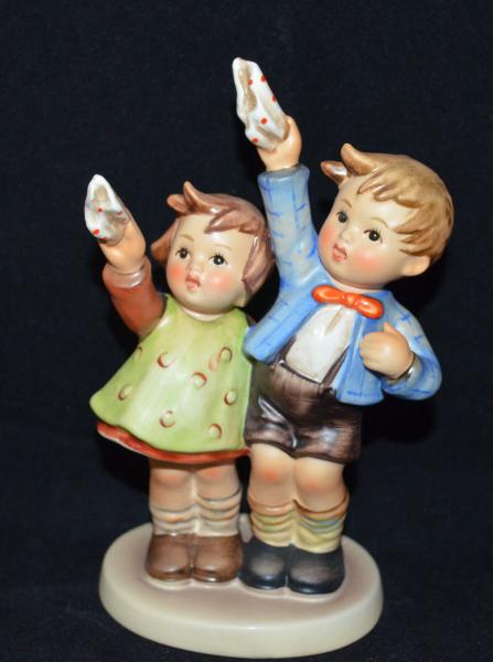 GOEBEL M.I. HUMMEL FIGURINE -- Auf Wiedersehen  Hummel figurines, Hummel  figurines vintage, Hummel