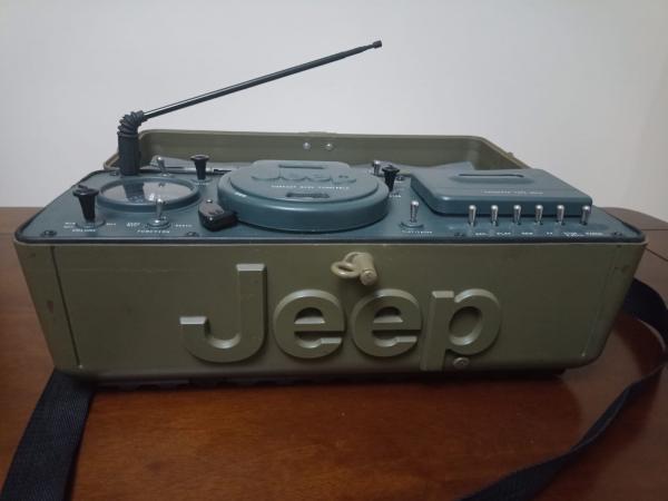 JEEP - RÁDIO BOOMBOX PORTÁTIL - CD/AM/FM/CASSETTE RECORDER NA COR