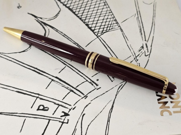 Canetas . Caneta Tinteiro original Montblanc modelo 144, pena méd foto 8
