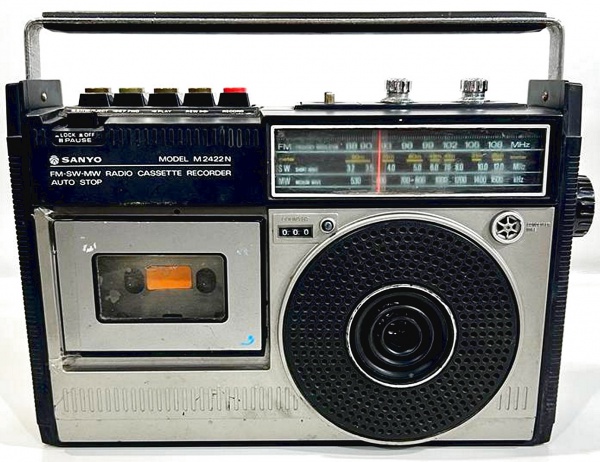 SANYO - Rádio Cassette Recorder modelo M 2422N, fabrica