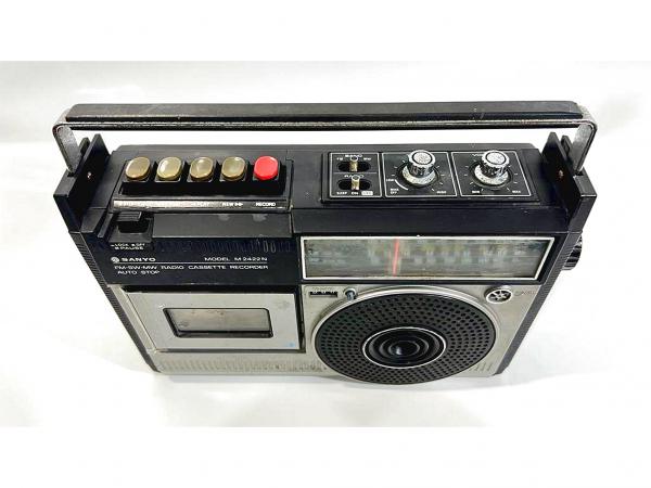 SANYO - Rádio Cassette Recorder modelo M 2422N, fabrica