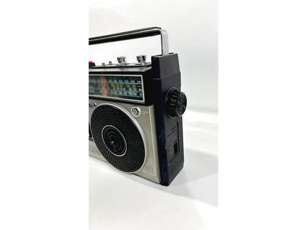 SANYO - Rádio Cassette Recorder modelo M 2422N, fabrica