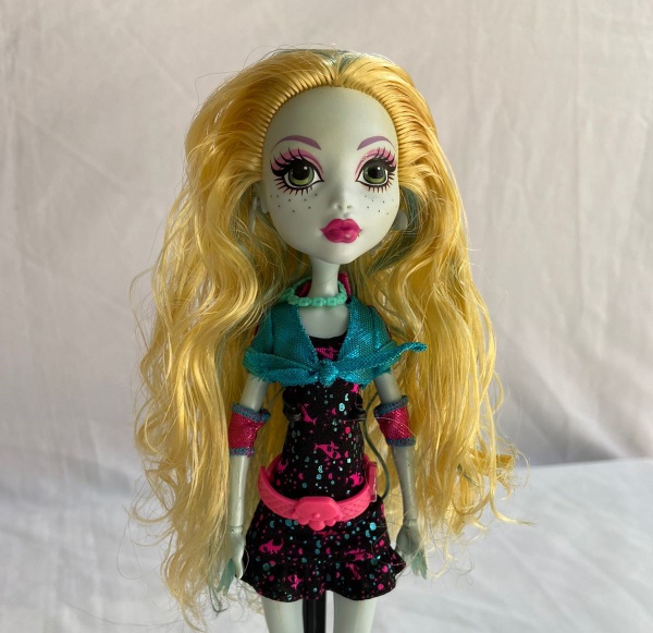 Boneca Monster High Lagoona Blue Ghouls Night Mede 27 cm e e