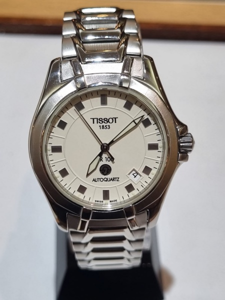 Este um rel gio Tissot PR100 Autoquartz. Semelhante a