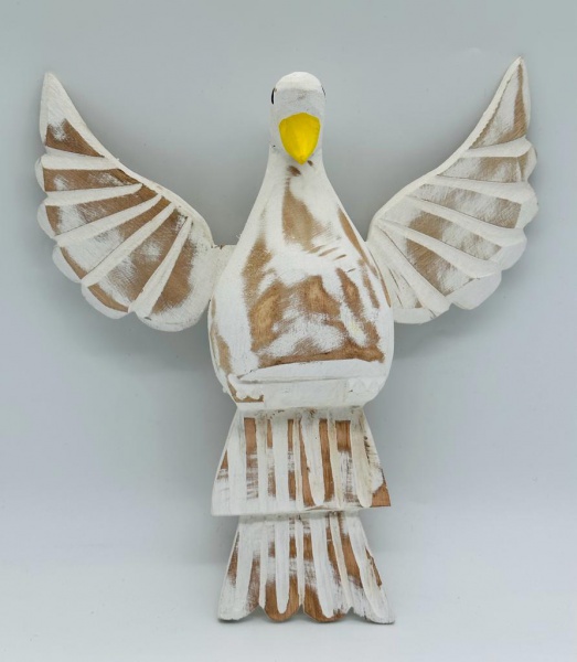 Lote contendo 01 (uma) pomba do divino, entalhada em madeira nobre maciça e pintada manualmente. Medida: 30 cm .