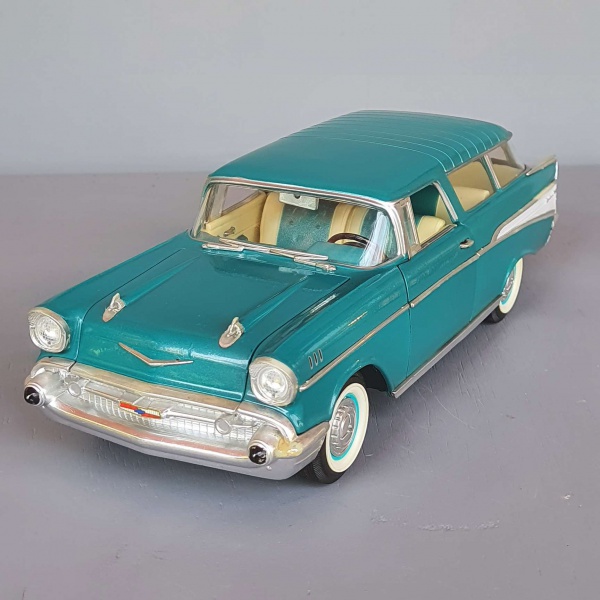 Chevrolet Nomad 1957 ミニカー1/18 CARRINHO MINIATURA DE FERRO ROAD CHEVROLET NOMAD 1957 E