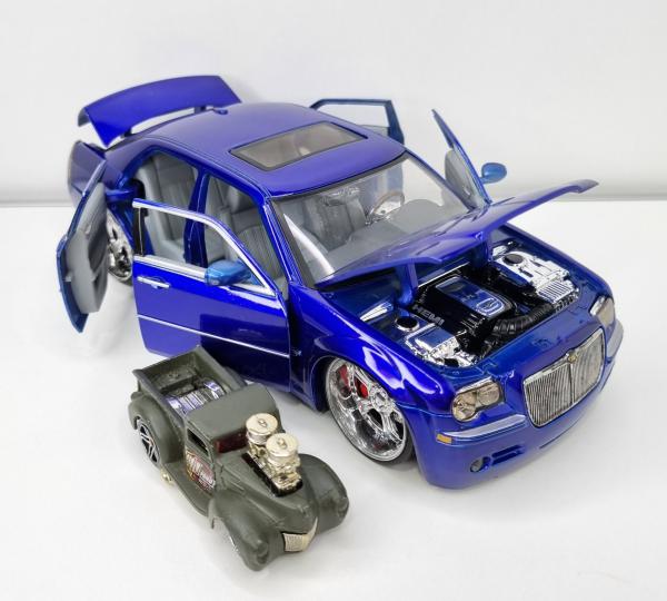 ミニカー JADA DUB CITY KUSTOM$ Chrysler 300C 1/18 JADA TOYS - BIGTIME KUSTOM$ DUB CITY - Chrysler 300C na