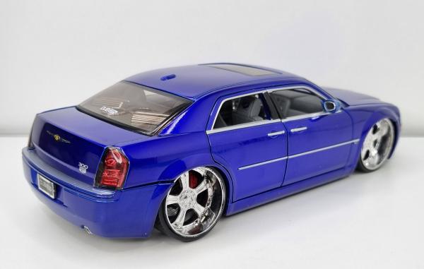 ミニカー JADA DUB CITY KUSTOM$ Chrysler 300C 1/18 JADA TOYS - BIGTIME KUSTOM$ DUB CITY - Chrysler 300C na