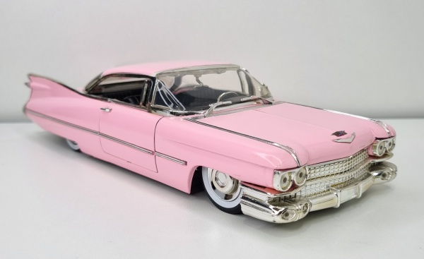 JADA TOYS - 1959 Cadillac Deville na cor rosa - Escala