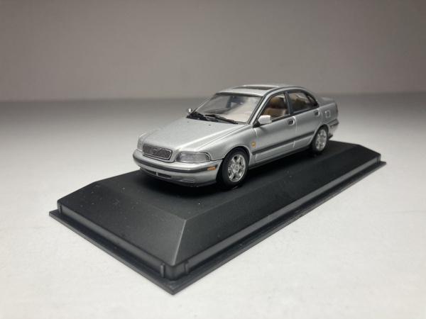 MINICHAMPS✪Volvo S40 1:43スケール Miniatura Volvo S40 2000 Lagoon Green 1/43 Minichamps | MercadoLivre