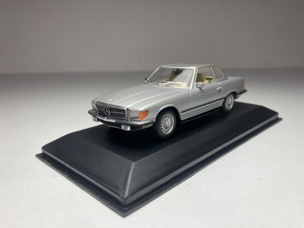 Volvo V40 Vinho - Minichamps Escala 1/43 miniatura em m