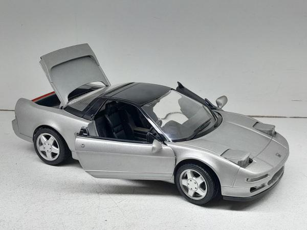 Miniatura em metal Honda NSX - Marca: Kyosho - Escala: 1/18 (Aprox