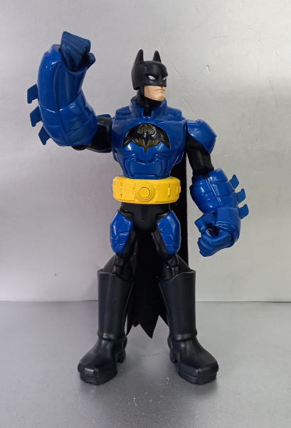Boneco do Batman, TM & DC Comics, 2012, Mattel. Altura: