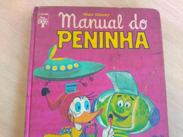 antigo livro capa dura manual do peninha Disney editora