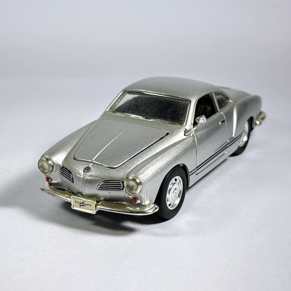 Sunny Side - 1966 Volkswagen Karmann Ghia - SS5742 - Es