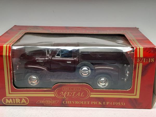 Miniatura em metal Chevrolet Pickup 1953 - Marca: Mira - Escala: 1