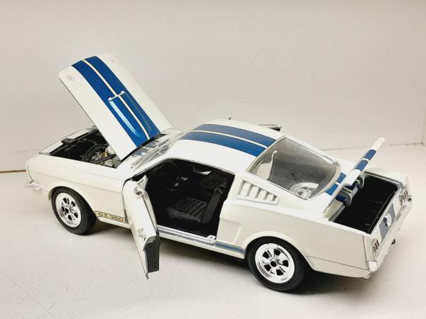 Miniatura em metal Ford Mustang 350GT - Marca: Jouef Evolution