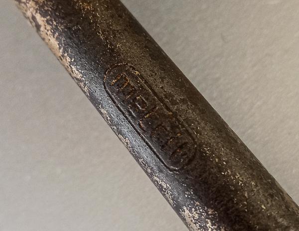 Antiga furadeira de mão marca METRIL. Comprimento: 34.5