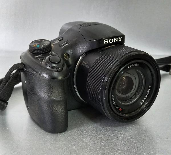 Câmera fotográfica Sony Carl Zeiss, Vario - Sonnar, T*,