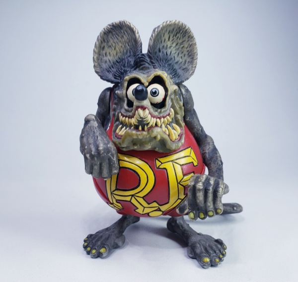 Boneco em vinil Ratfink Big Daddy Roth 1999. Altura 12cm. Vendido
