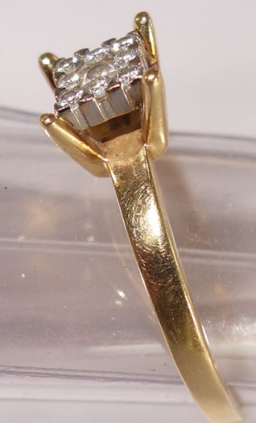Uma anel de ouro 18K com brilhantes - Aro 14 - Peso: 2.5