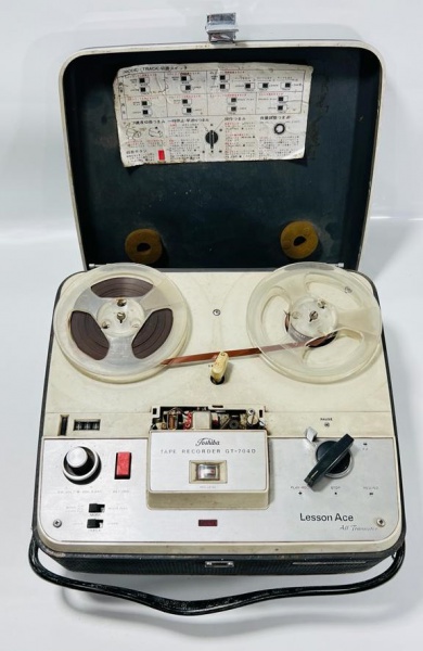 TOSHIBA - Tape Recorder modelo GT-704D Lesson Ace All T