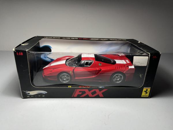 Ferrari FXX Vermelha - Hot Wheels Elite Escala 1/18 *Po