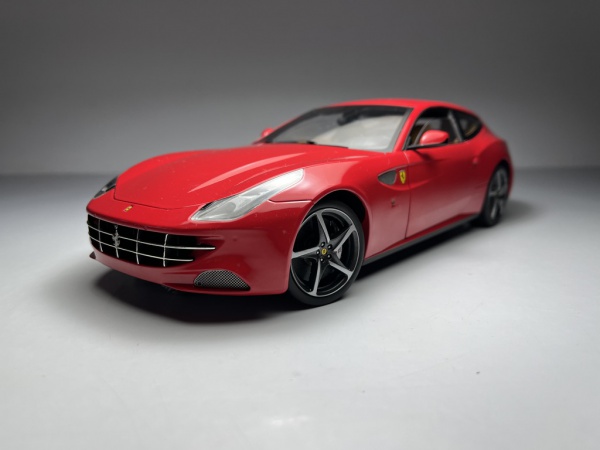 Ferrari FF 1/18 マテル hot wheels elite Ferrari FF Vermelha - Hot Wheels Elite Escala 1/18 *Pos