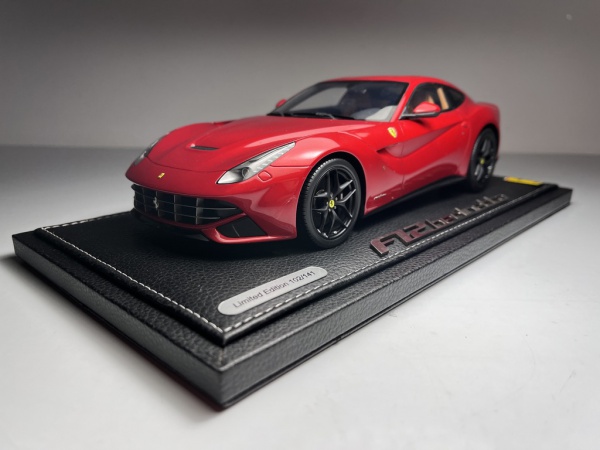 Ferrari FF Vermelha - Hot Wheels Elite Escala 1/18 *Pos