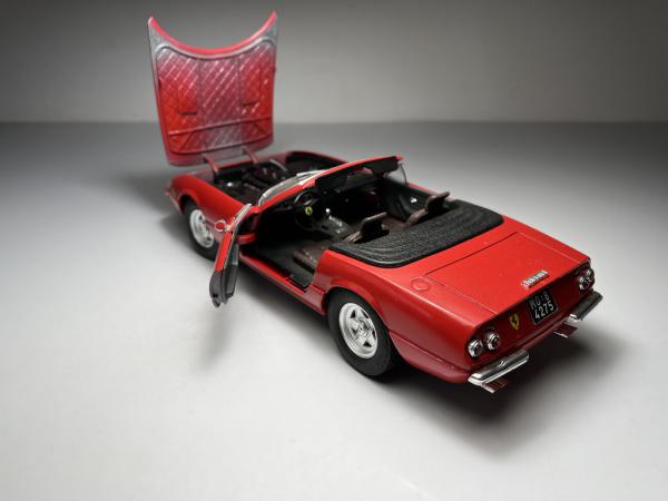 ミニカー FERRARI 365 GTS/4 1:18 Ferrari 365 GTS/4 Vermelha - Solido Escala 1/18 miniatu
