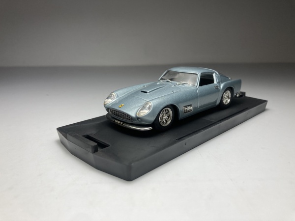 Ferrari 250 GT 57 3 Ore Di Pau Azul - Model Box Escala