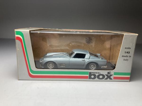 Ferrari 250 GT 57 3 Ore Di Pau Azul - Model Box Escala