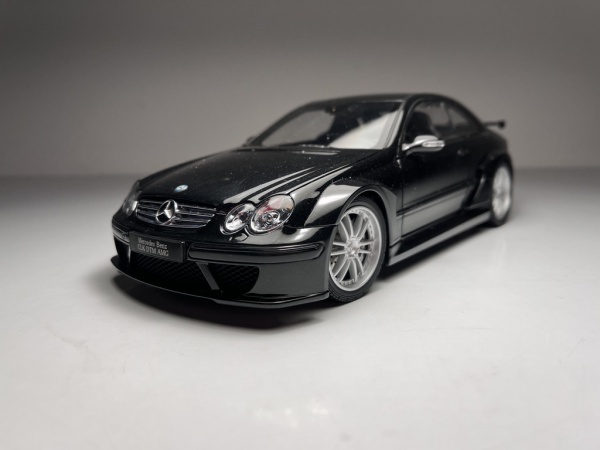Mercedes Benz CLK DTM AMG Coupe Preta - Kyosho *Possui