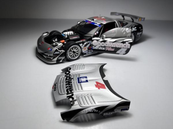 Corvette C5 - R Cinza com Preto - AUTOart *Possui caixa
