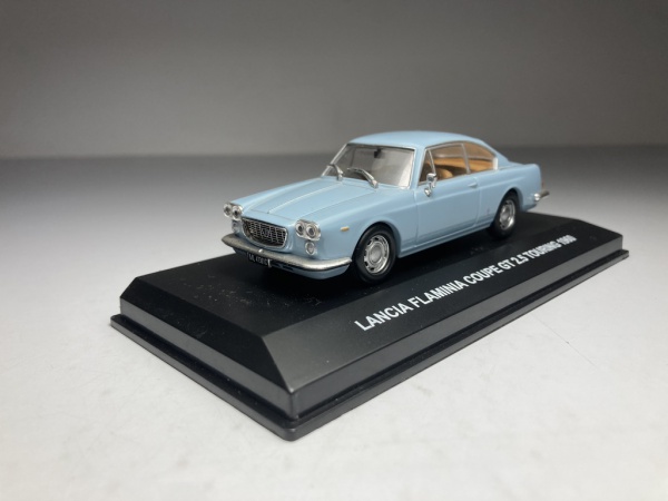 Alfa Romeo Giulia Sprint GTA Vermelha (1965) - 4 Ore Di