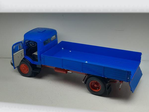 Miniatura Caminhão Carreta Mercedes-benz Actros 1/43 Bburago