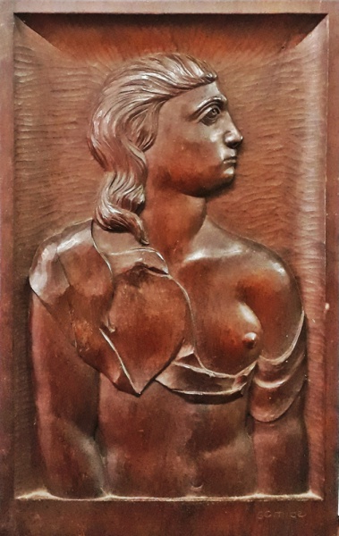 AM000, GOMIDE, entalhe sobre madeira, representando figura masculina, medindo 31 x 49 cm.