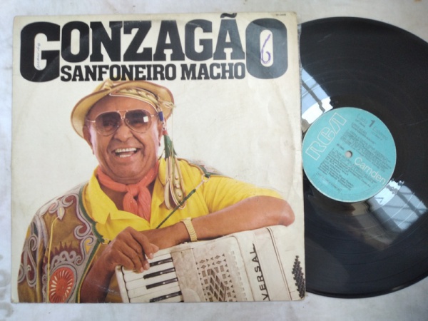 LP LUIZ GONZAGA - SANFONEIRO MACHO // CAPA CONFORME FOTOS // DISCO EM MUITO BOM ESTADO // PODE CONTER RISCOS QUE CAUSAM CHIADOS, RUÍDOS OU PULOS