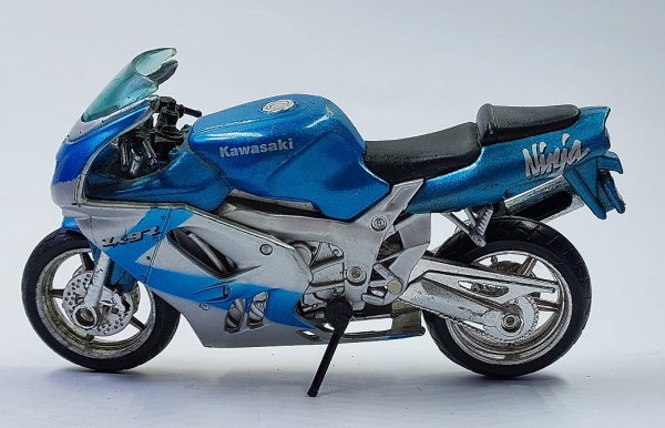 Colecinismo : Motocicleta - Moto Kawasaki Ninja ZX9R em
