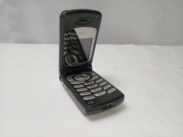 ANTIGO CELULAR AIKO, MODELO 18C, NÃO TESTADO, APRESENTA
