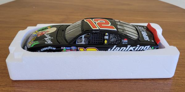 NASCAR 1:24 Kerry Earnhardt #12 Jani-King / Looney Tunes 2002 Monte Carlo Elite