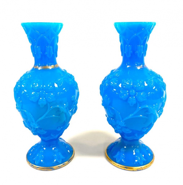 CRISTAL SEVRES OPALINE 青色グラス BACCARAT OPALINA (FRANÇA SEC XIX) - Par de excepcionais vasos em