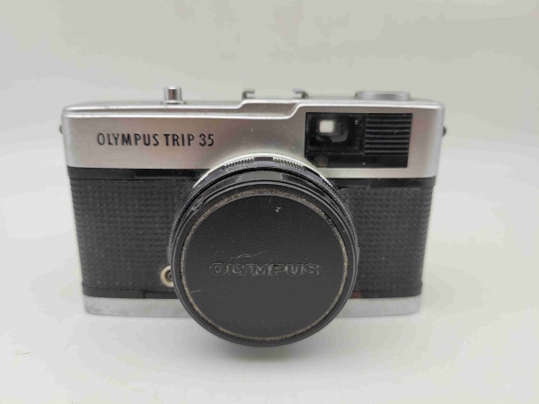 Máquina Fotográfica Antiga Câmera Analógica Olympus Trip 35. Não testada.