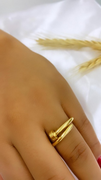 Joias . HSTERN - ANEL DELICADO EM OURO BRANCO 18K, ESMERALDAS / foto 3
