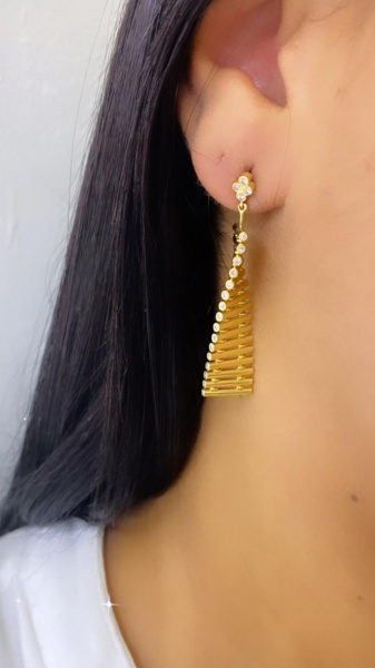 Joias . VIVARA - MEIA ALIANÇA ETERNITY EM OURO AMARELO 18K, DIA foto 4