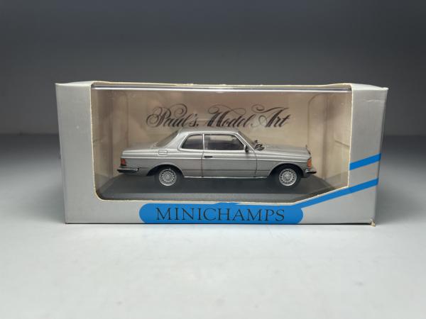 Mercedes Benz W 123 Coupe 280 CE Cinza - Minichamps Esc