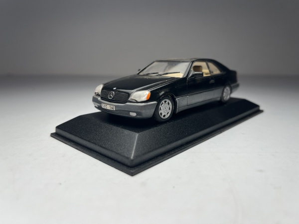 Mercedes Benz C Klasse Elegance Cinza - Minichamps Esca