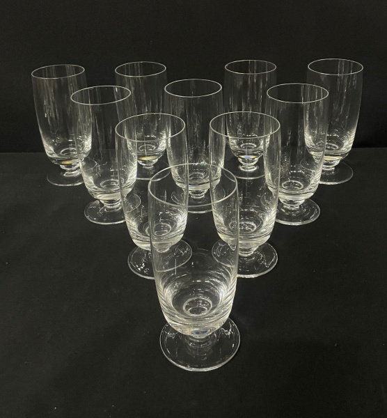 Conjunto contendo 10 copos em cristais - A14 cm Obs: leve bicado conforme a foto
